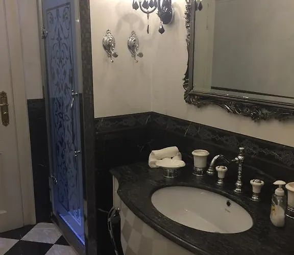 Luttwitz Apartment *